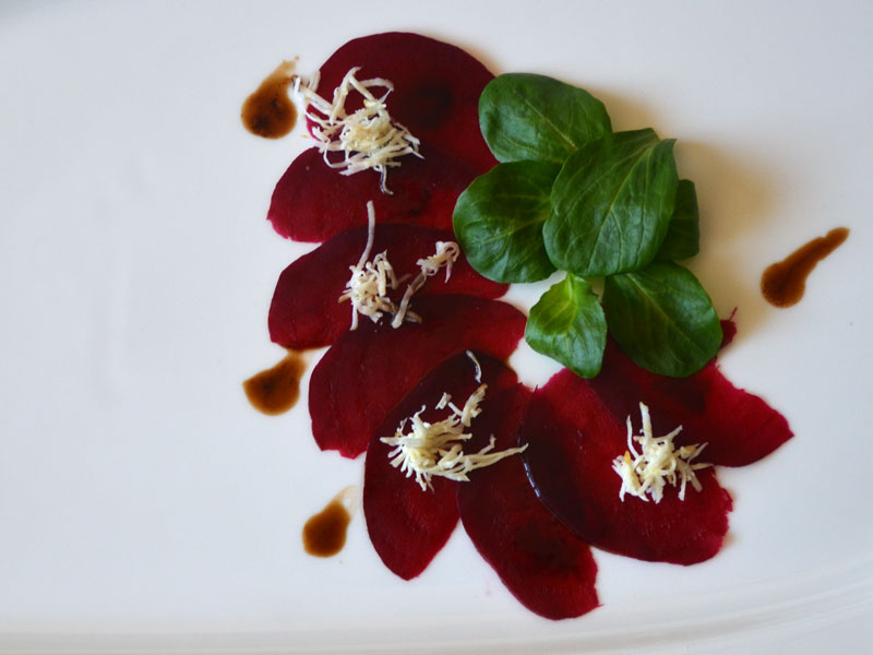 .. carpaccio von roten rben mit kren