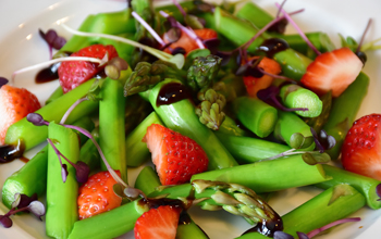 .. salat mit frischem spargel